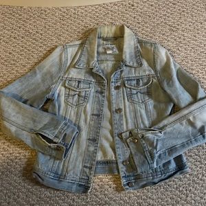 Old Navy 💯 percent cotton distressed denim jacket
